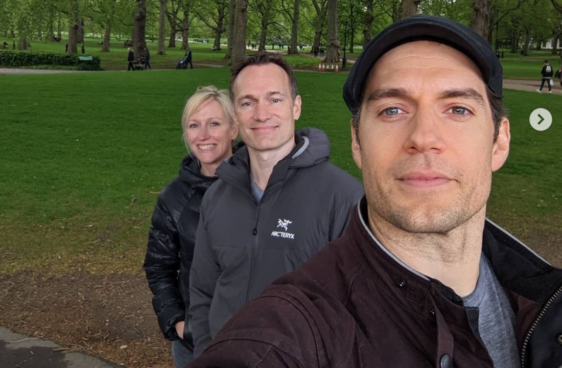 Niki's Relationship with His Brother, Henry Cavill